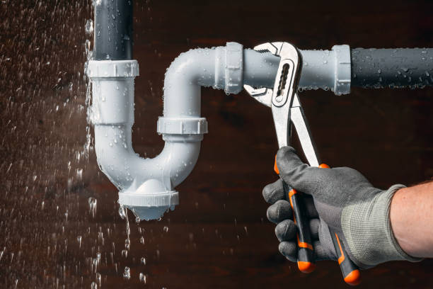 Professional Gas Line Repair technician working in Montebello, NY